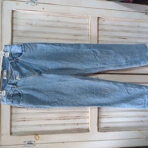 Abercrombie & Fitch '90s straight ultra high-rise crisscross jeans. Size 31